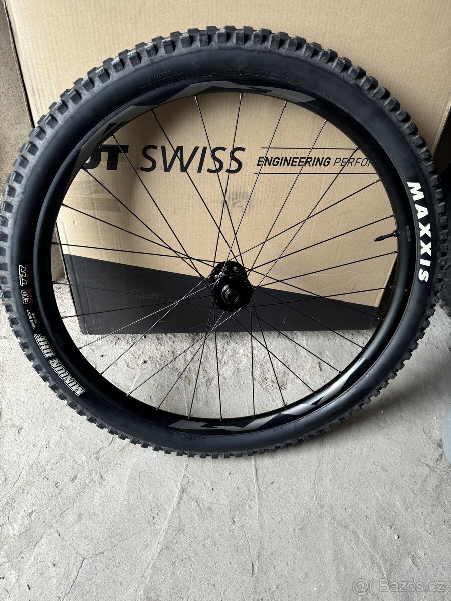 Zapletená kola Giant AM - 4