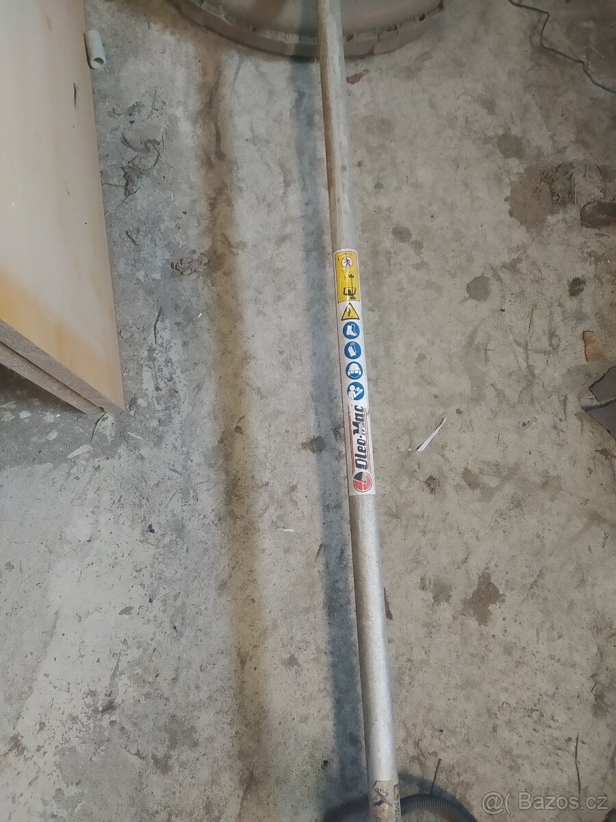 Prodám strunovou sekačku oleo-mac 4takt - 4