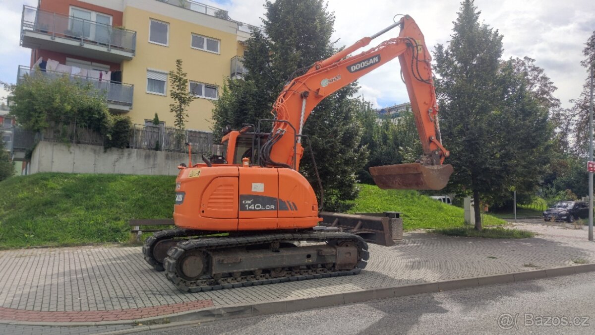 Pásový bagr Doosan DX140 - 4