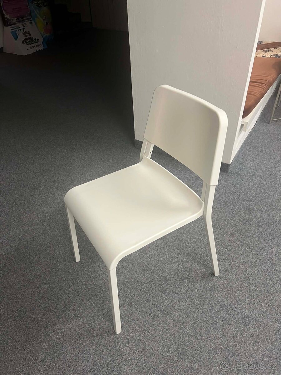 Ikea-stoly, židle, skříně - 4