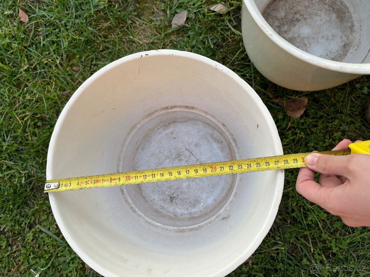 Daruji 2x velký květináč - 4