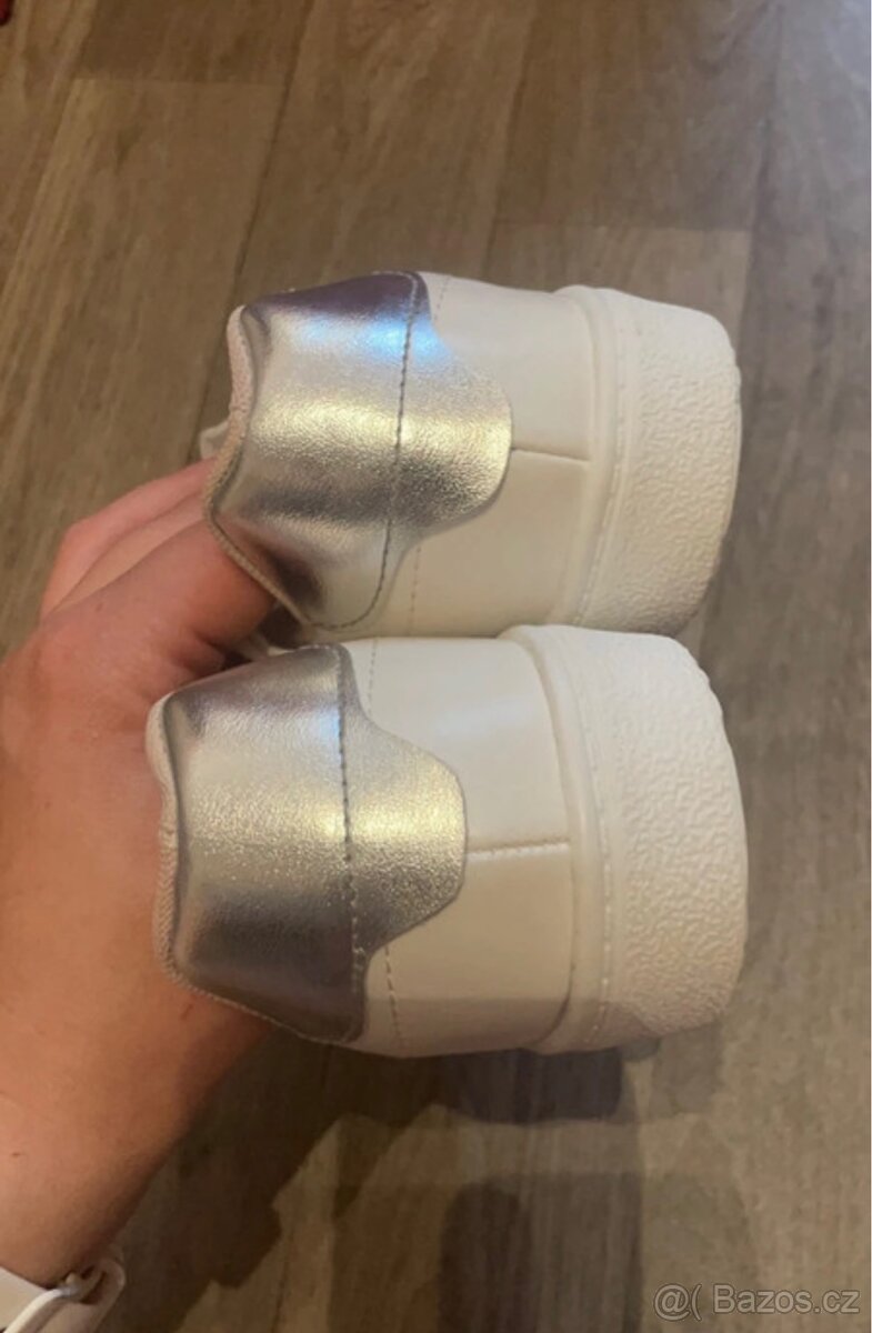 Bílé tenisky Pepperts velikost 35 - 4