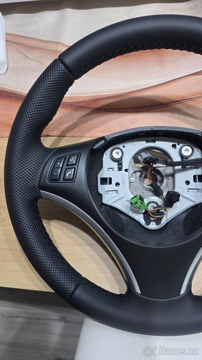 VOLANT BMW E90 E91 E92 E93 E87 E82 E84 sport - 4