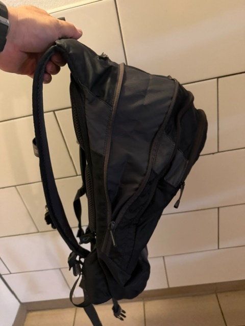 Prodám batoh Camelbak Blowfish 20 – Black - 4