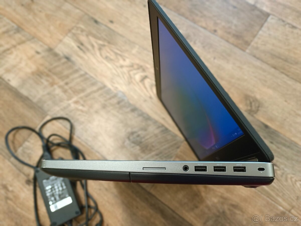 Profi notebook Dell Precision 7520, i7, SSD 500, grafika 4GB - 4