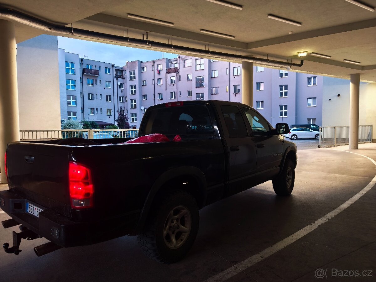 Dodge RAM 1500 5.7hemi