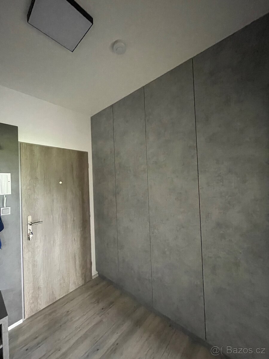 Prodej bytu 2+kk 71,97m2 s terasou, sklepem včetně vybavení - 4