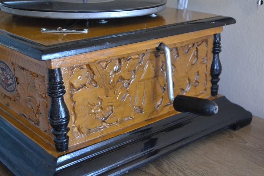 Gramofon s mosaznou troubou - čtvercový světlý - 4