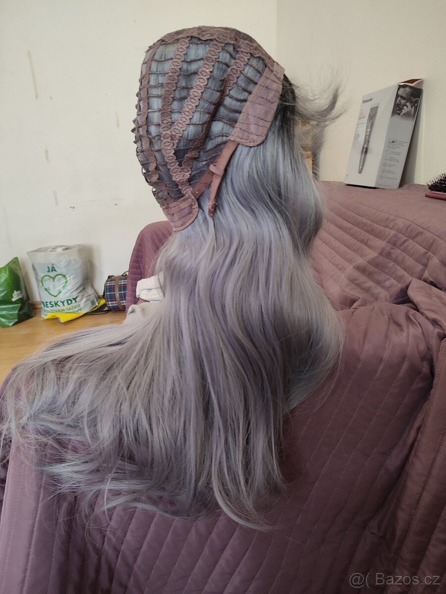 Nová dlouhá šedostříbrná paruka s odrostem a ofinou - 4