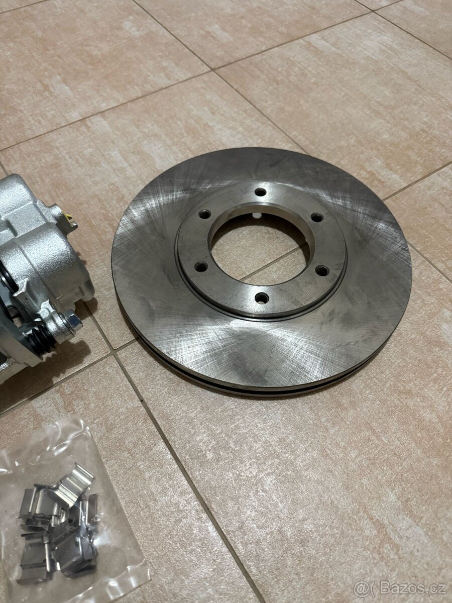 NISSAN PATROL Y60 - STAGE 1 PŘEDNÍ BRZDOVÁ SADA - 4