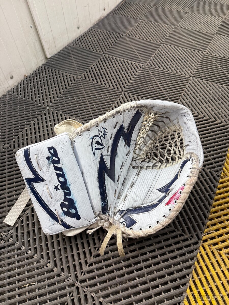 Lapačka a vyrážečka SR - 4