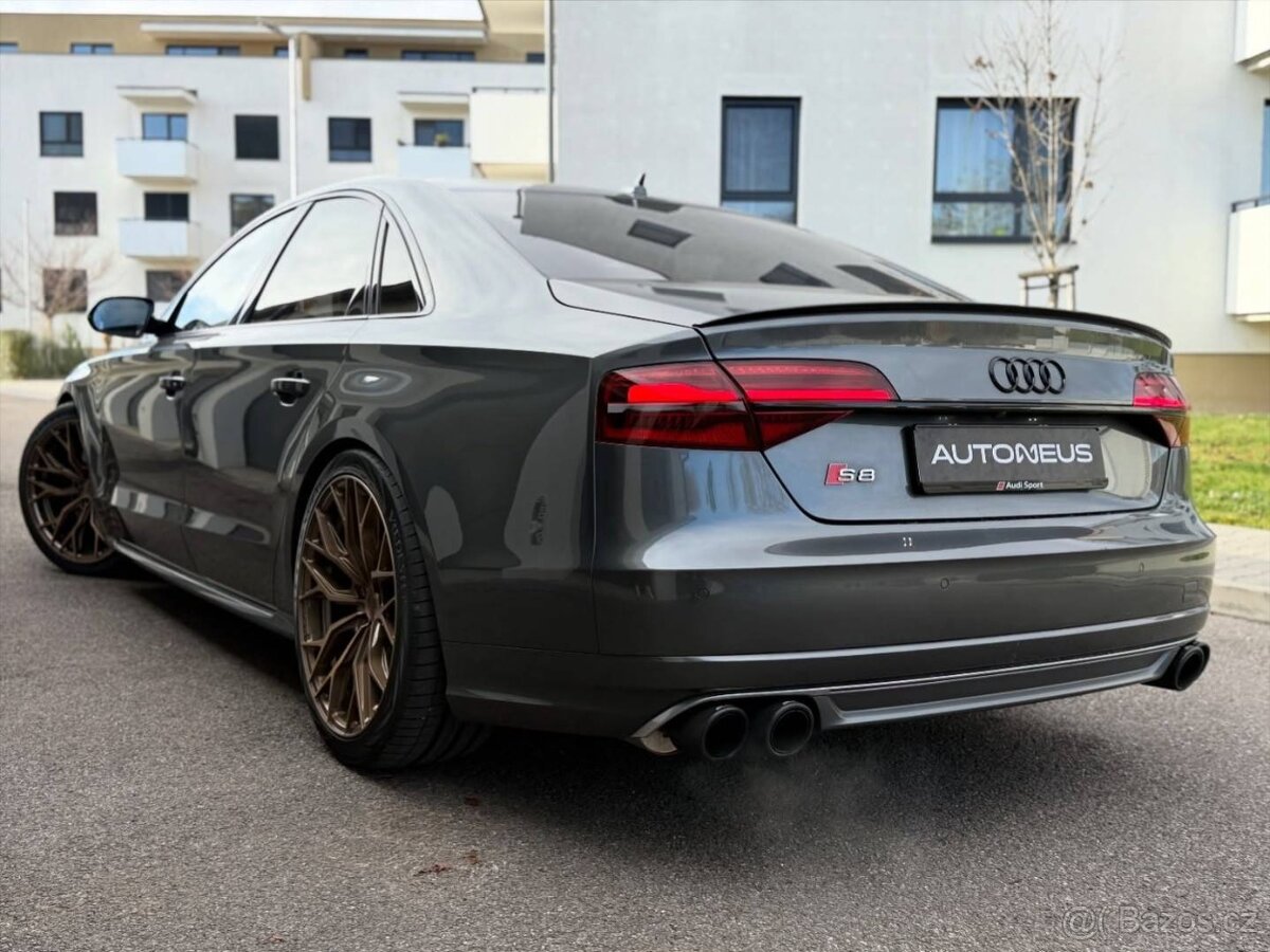 Audi S8 PLUS / Panorama / BangOlufsen - 4