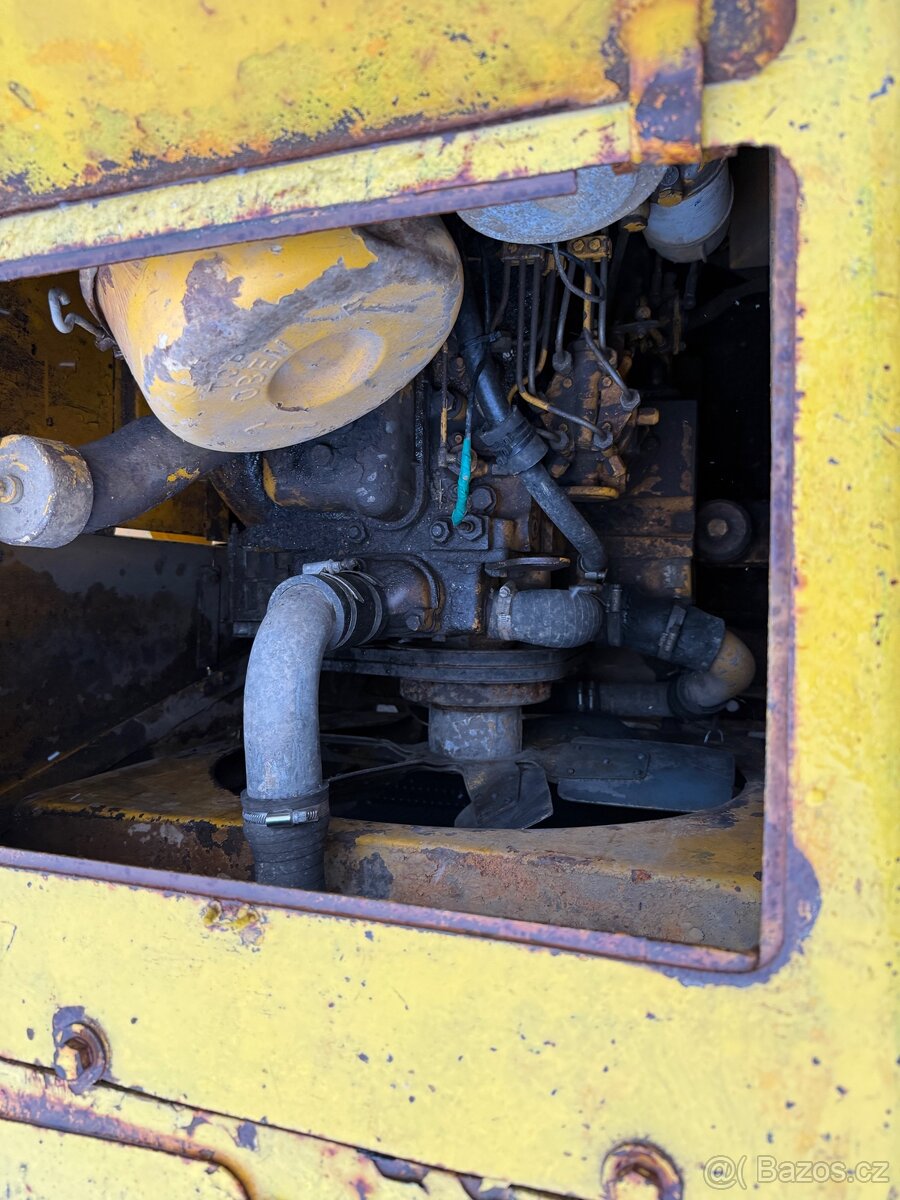 Prodám pásový nakladač - 4