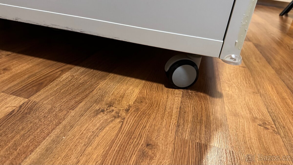 TV stolek IKEA na kolečkách – 2 šuplíky - 4