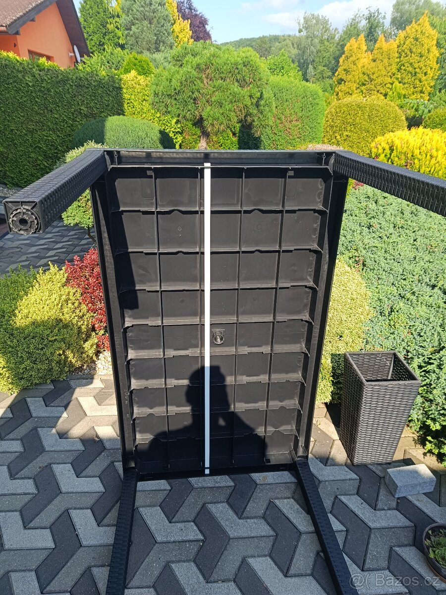 Nový ratanový stůl plast - 4