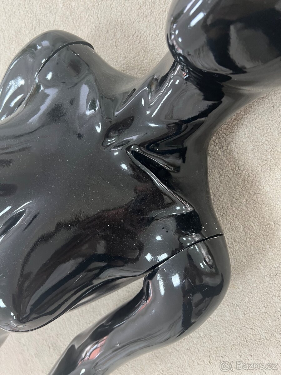 Černá lesklá dámská figurína - 4