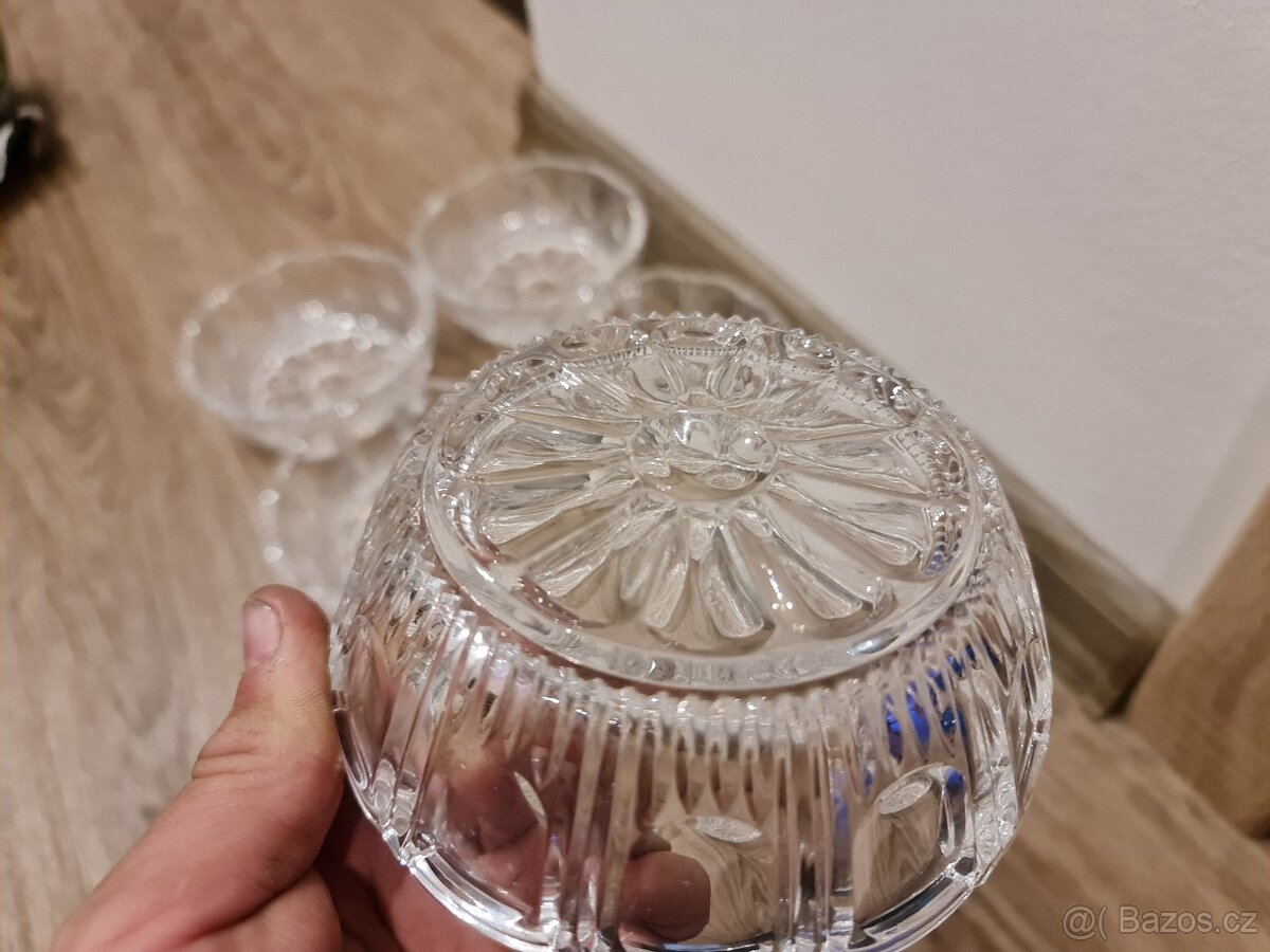 Set skleněných misek a mís - 4