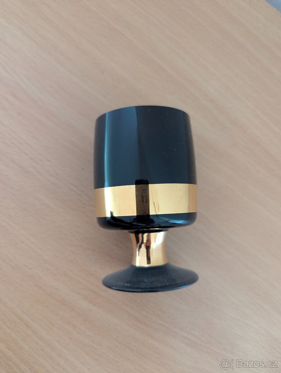 Luxusní skleněné pohárky černé se zlatým dekorem – 6× - 4