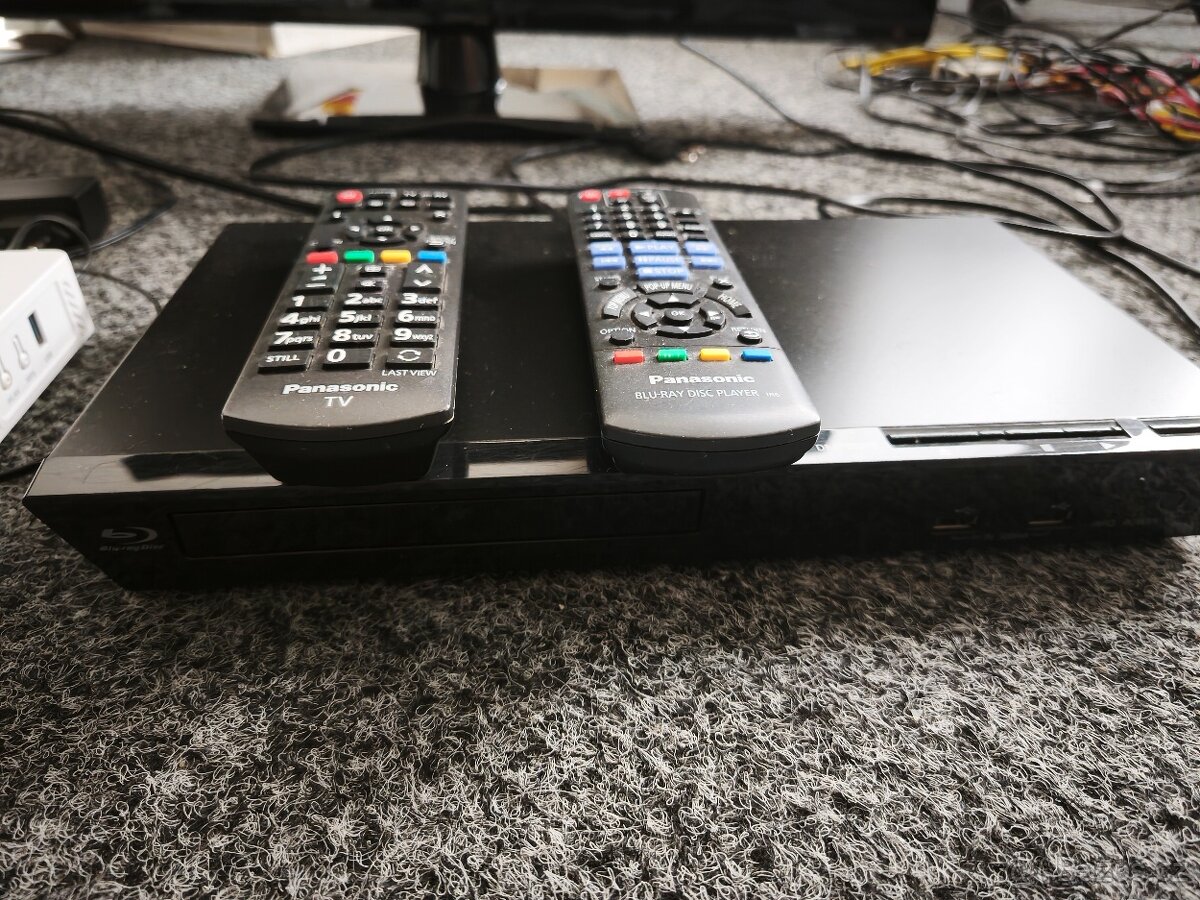 32" Panasonic TX-L32B6E s Blu-Ray Disc Player - 4