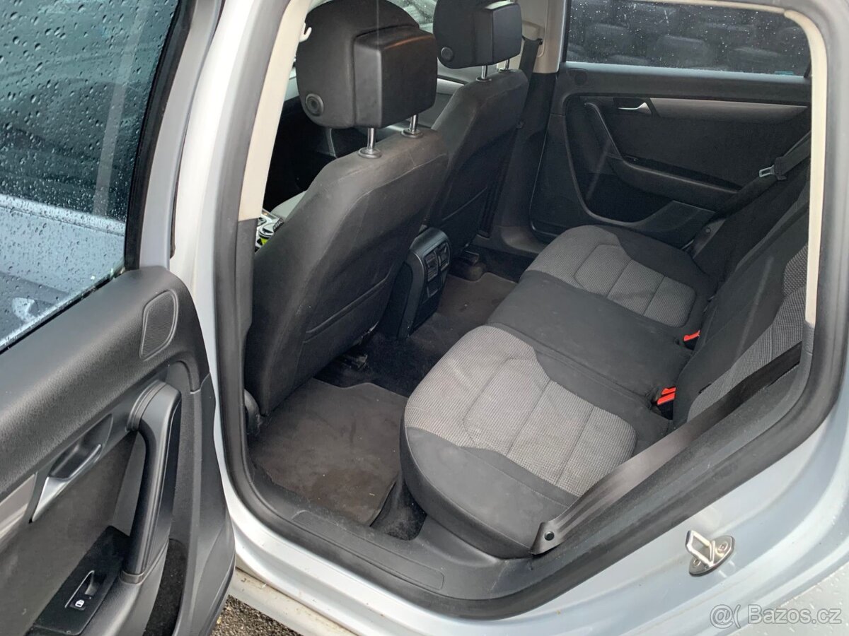 Volkswagen Passat - 4