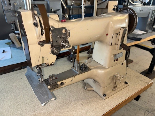 Prodám šicí stroj Pfaff 335 H3 - 4