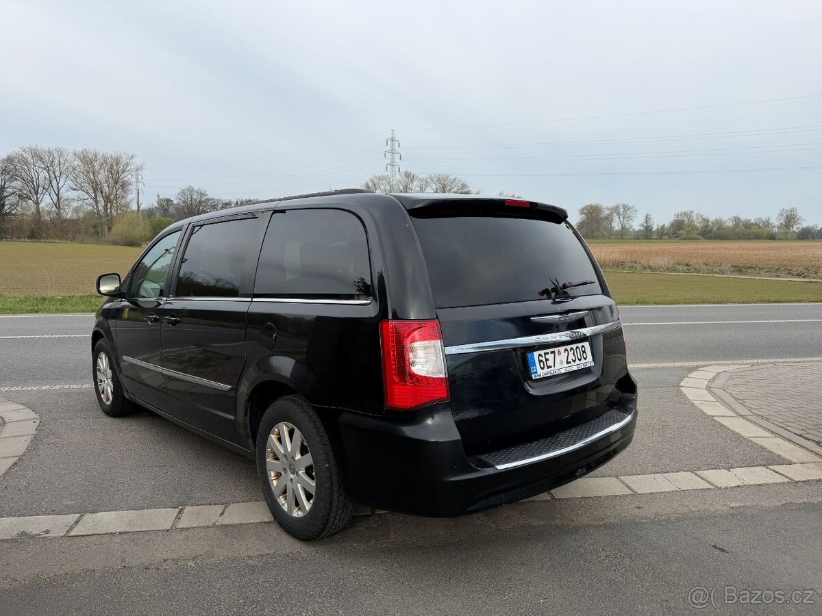 Chrysler Town Country 3.6 LPG RT DVD Kůže 2014 - 4