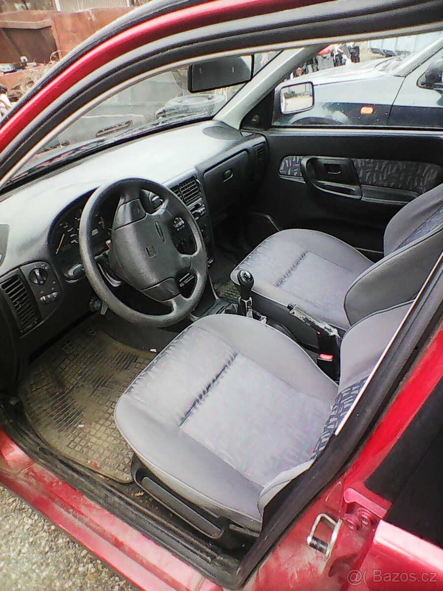 Seat Cordoba 1,4 44kW, r.v. 1999, bez TP a RZ - 4