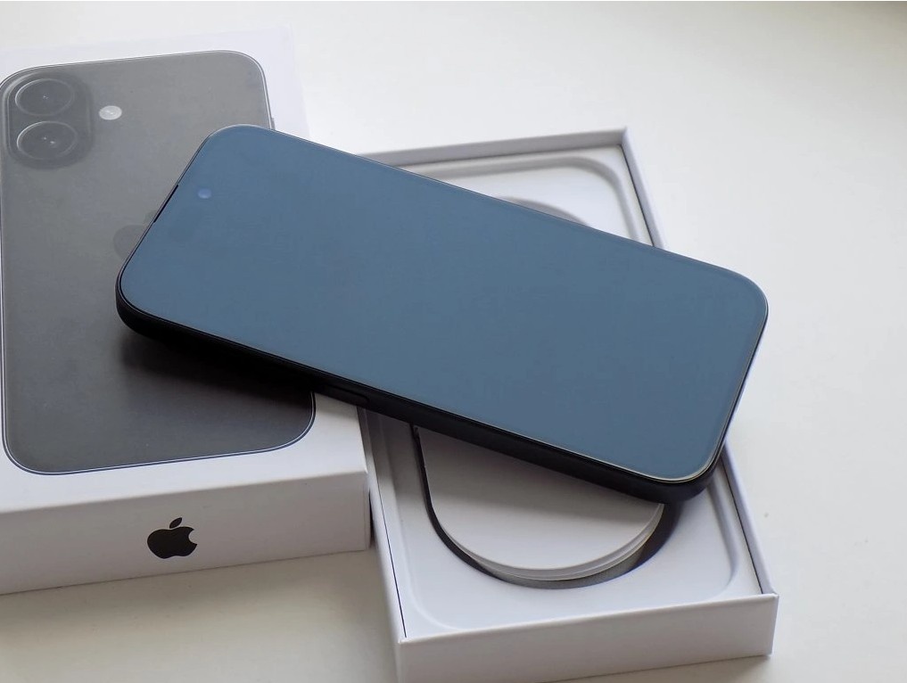 Apple iPhone 16 128GB Black, ZARUKA, Baterie 100% - 4