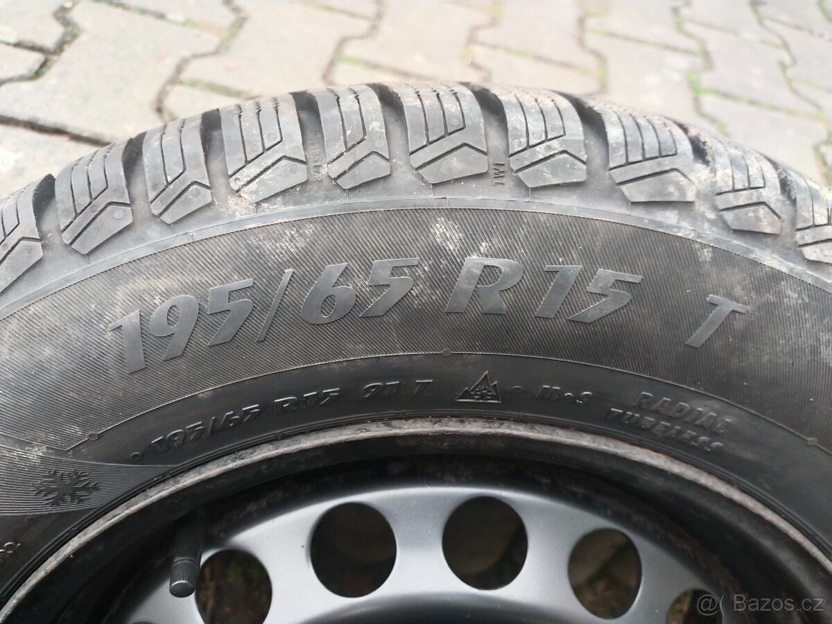 DVĚ ZIMNÍ KOLA ŠKODA.,. VW.,. 195/65/15 JAKO NOVÁ - 4