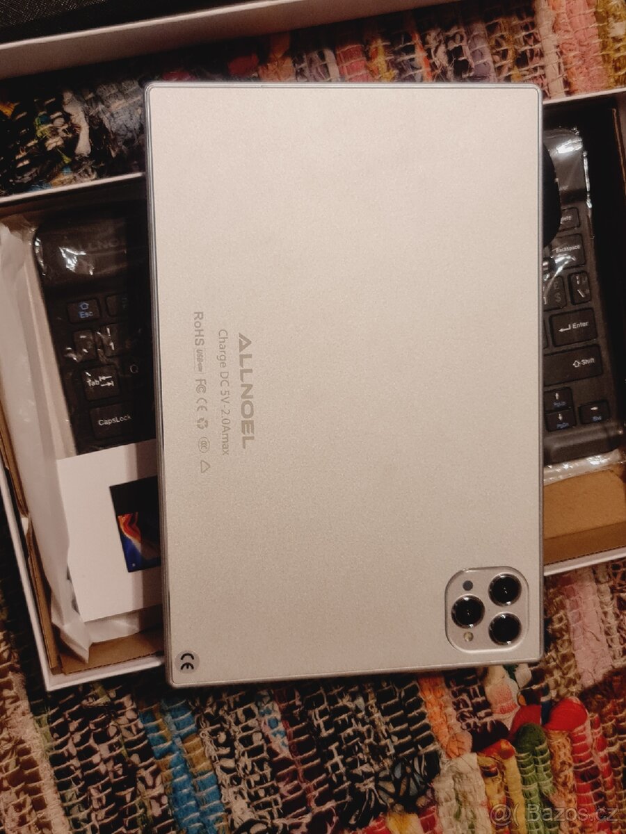 Tablet ALLNOEL
+myš,klávesnice,pouzdro,nabíječka - 4