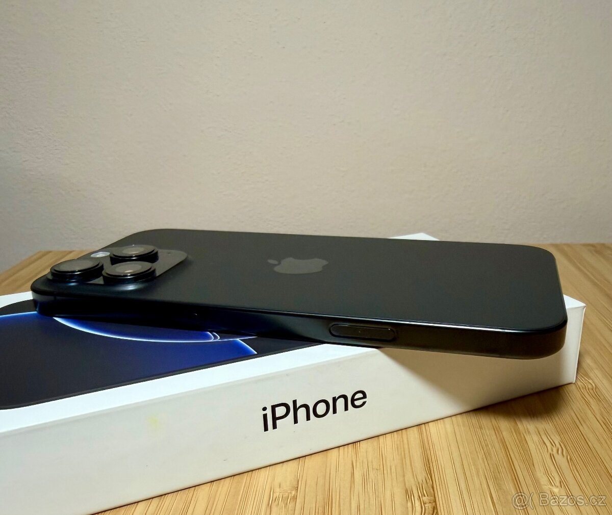 Apple iPhone 16 Pro Max // AirTag 4 pack ZDARMA - 4