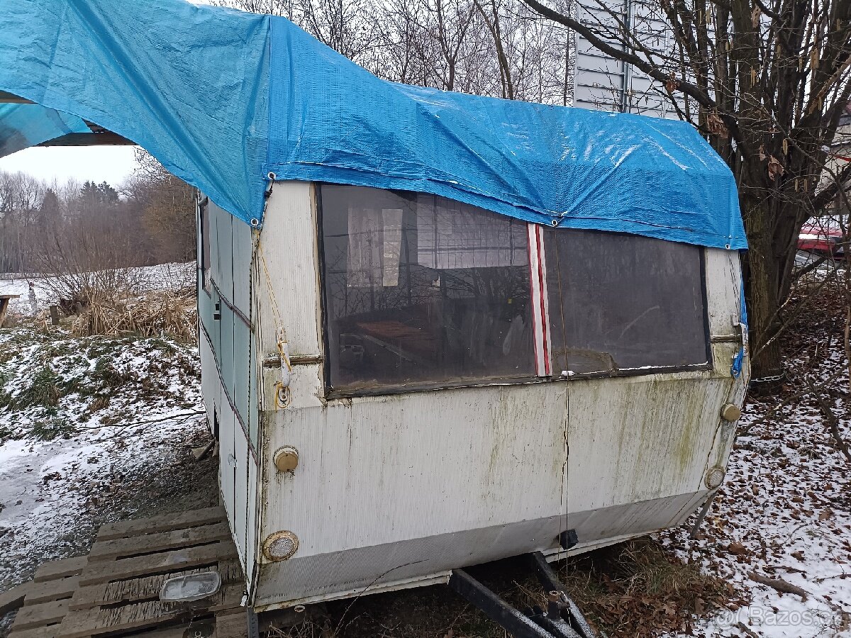 Prodám karavan bez TP, neteče , suchy - 4
