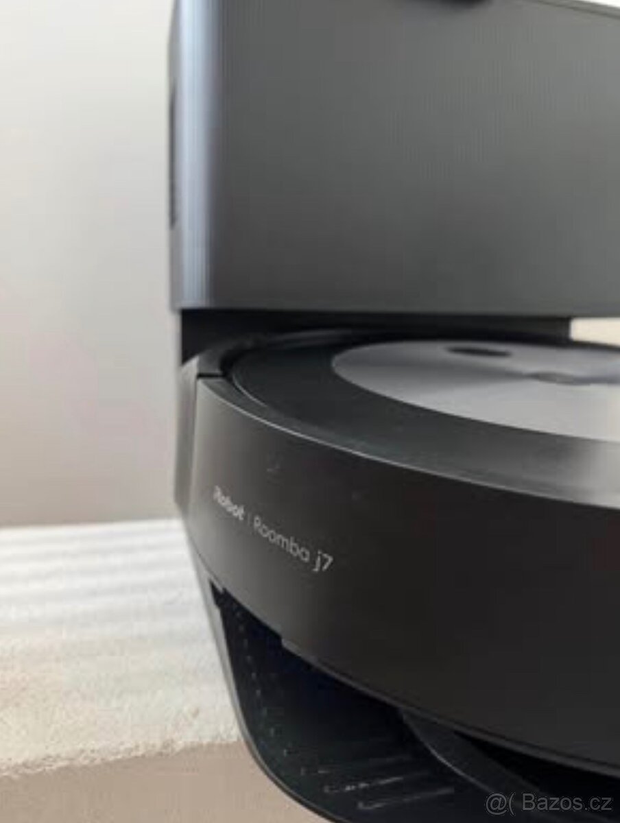 iRobot Roomba j7+ - 4