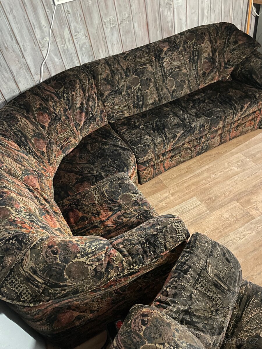 Sedačka, křeslo, stolek - 4