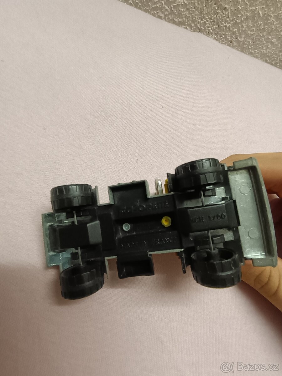 Retro sběratelský kamion Globetrotter – kovový (1/60) - 4