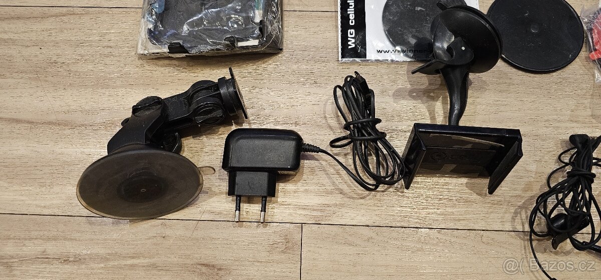 Mobilní telefony - příslušneství - 4