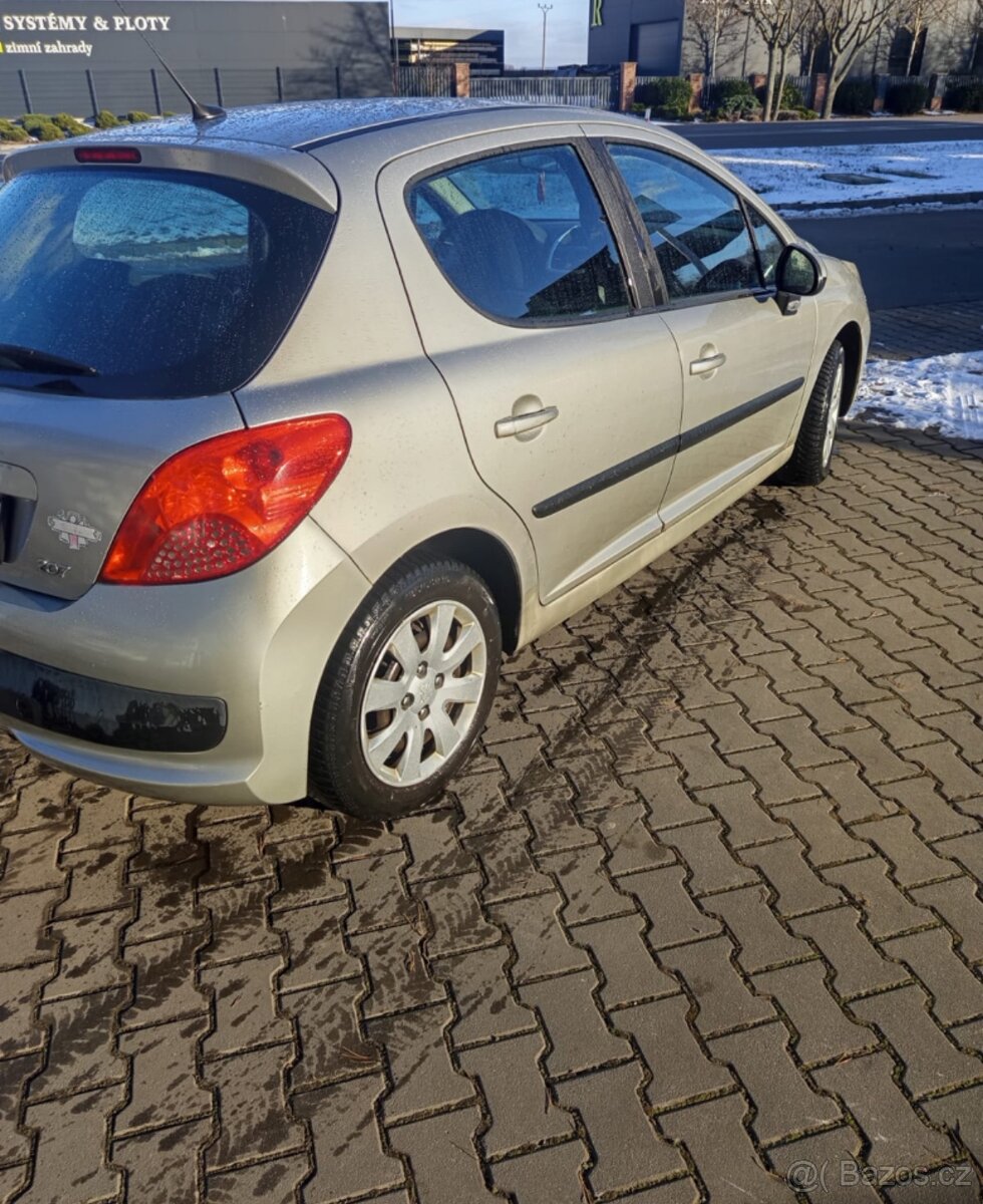 Peugeot 207 1.4hdi - 4