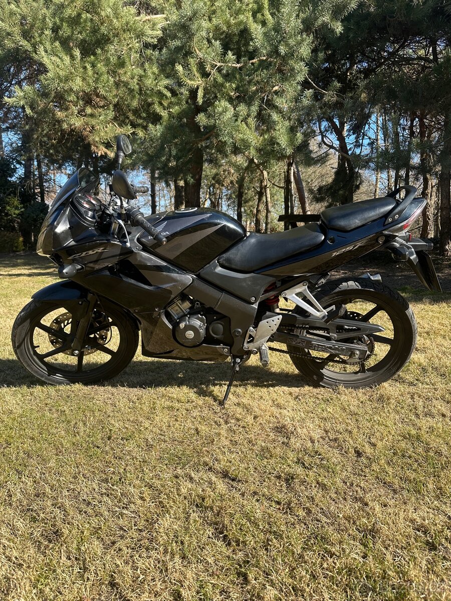 Honda CBR 125 - 4