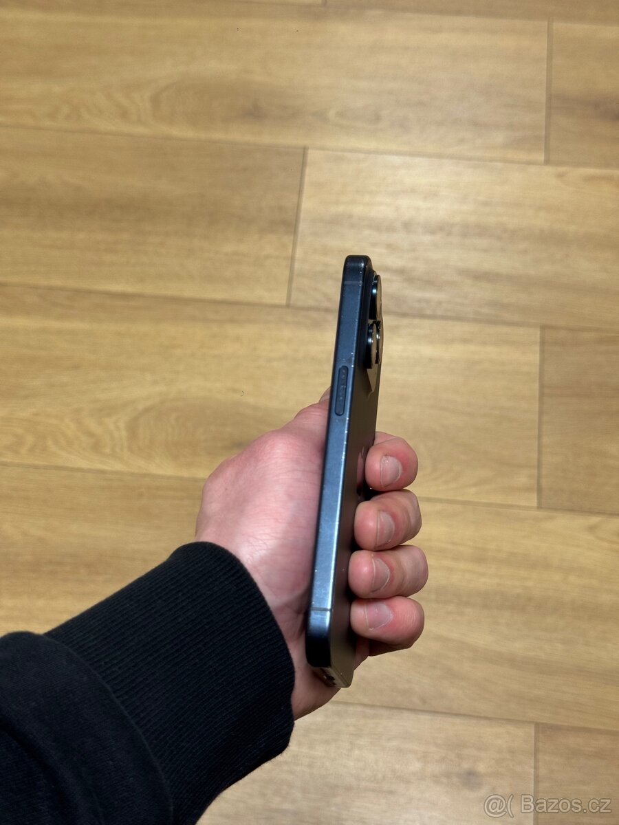 iPhone 15 Pro 128 GB Modrý Titan - 4