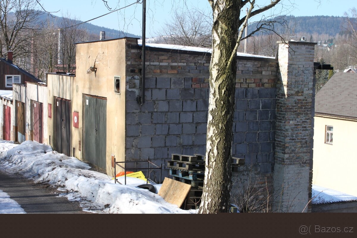 Garáž Desná - pronájem - 4