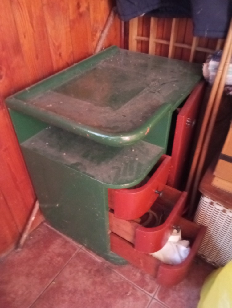 prodám 2 skříně - 4