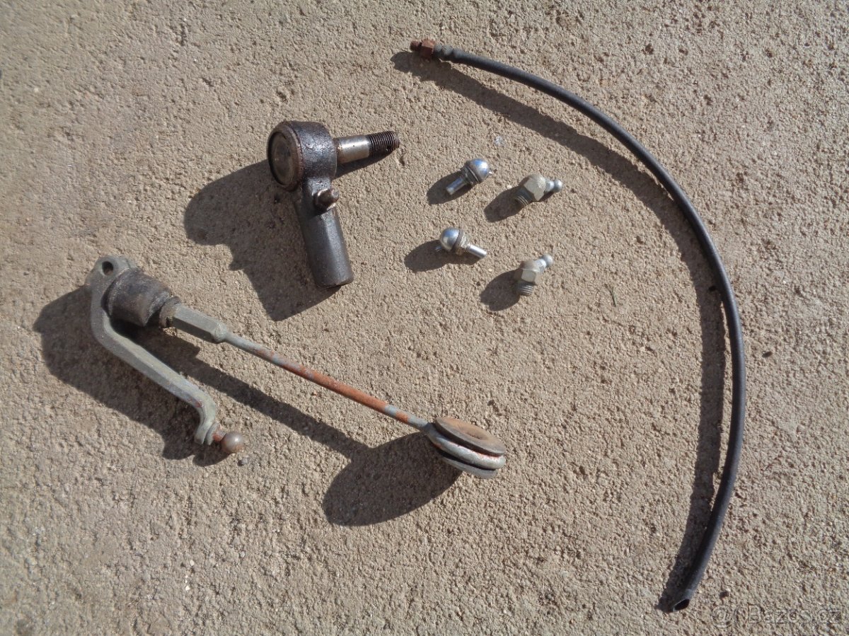 různé náhradní díly - 4