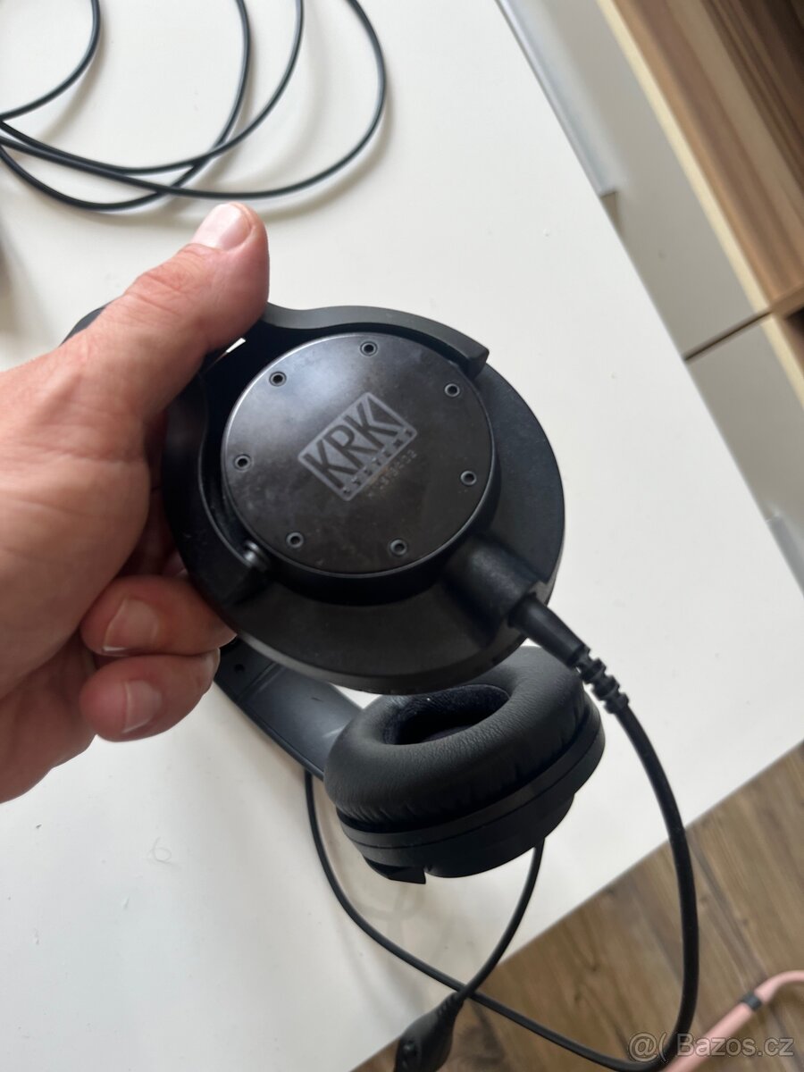 Studiová sluchátka KRK KNS 8402 - 4