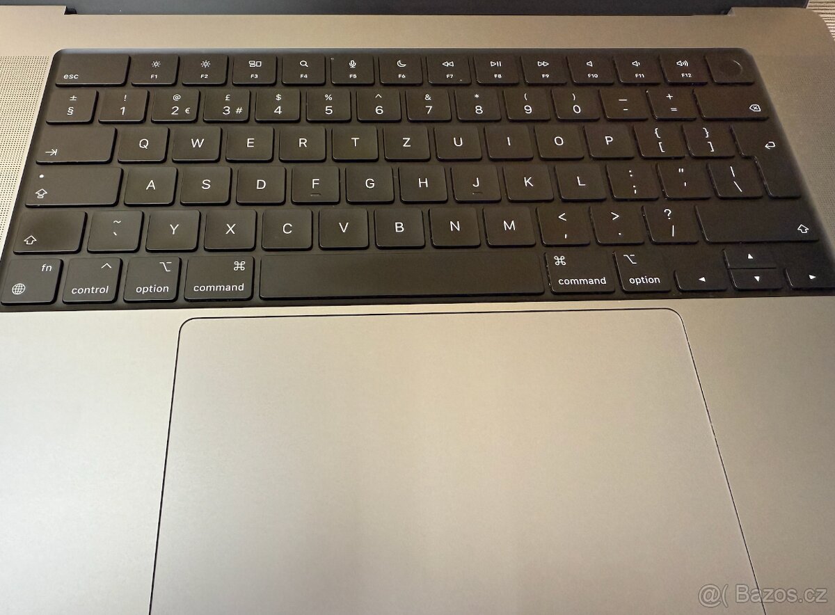 MacBook Pro 16" 2021 M1 Pro 16GB 512GB šedý - 4