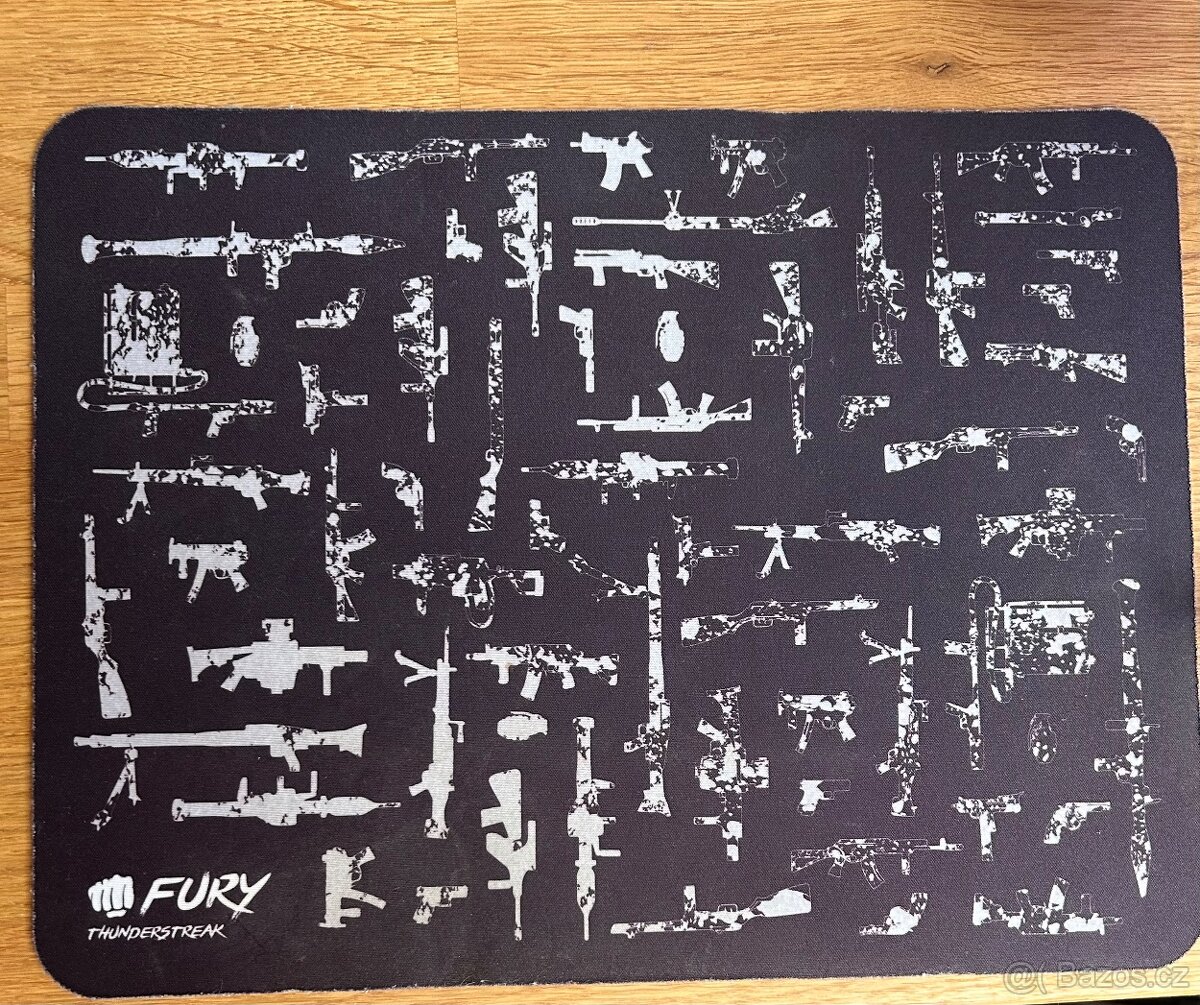 Klavesnice sluchátka myš podložka - 4