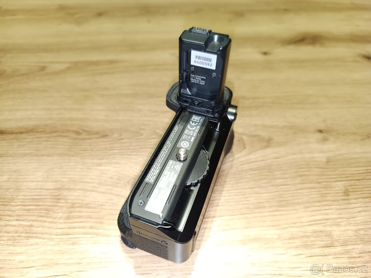 Sony - bateriový grip - 4