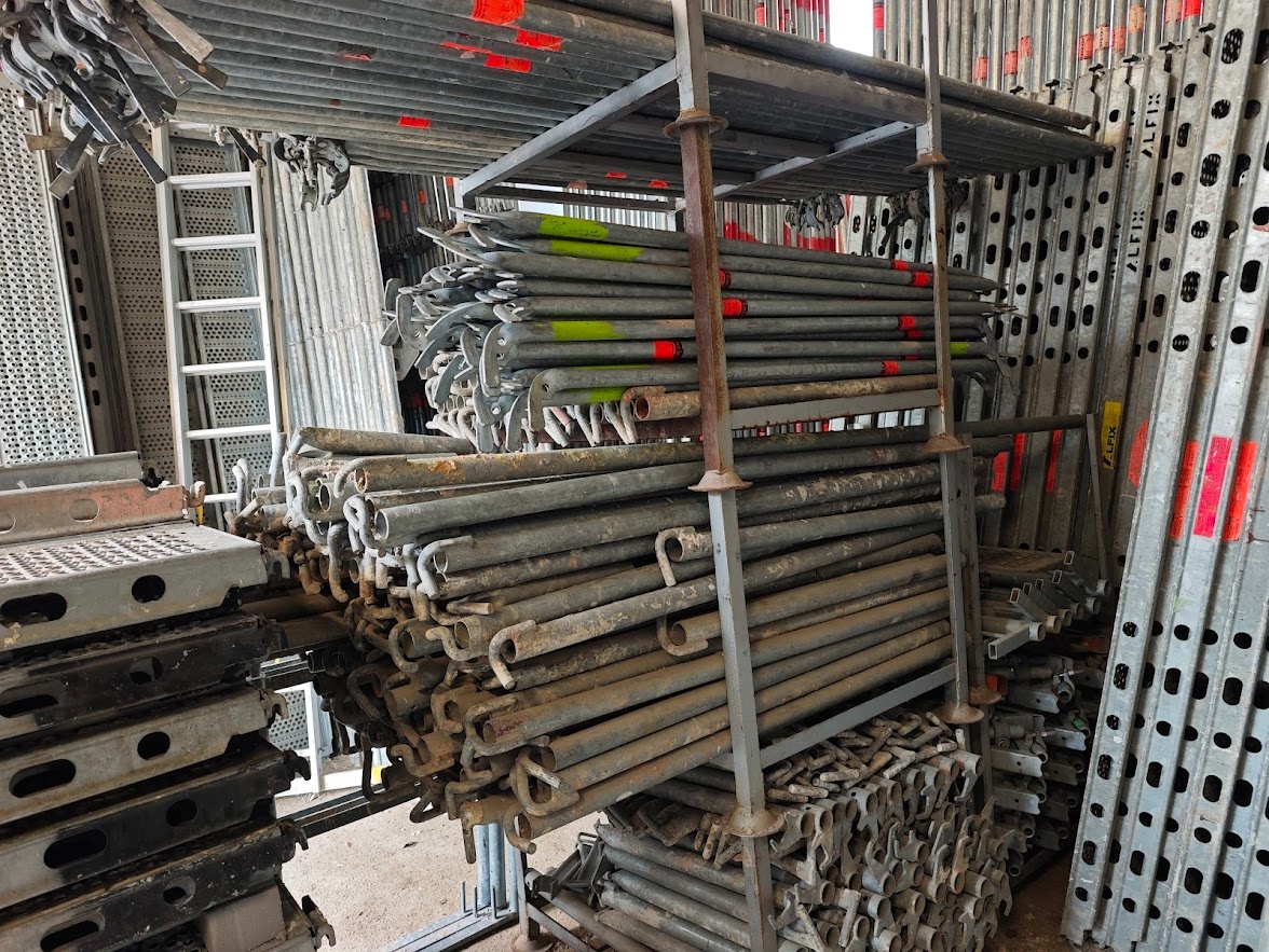 Prodám lešení Layher blitz - pole 2,57m - Alfix - 4