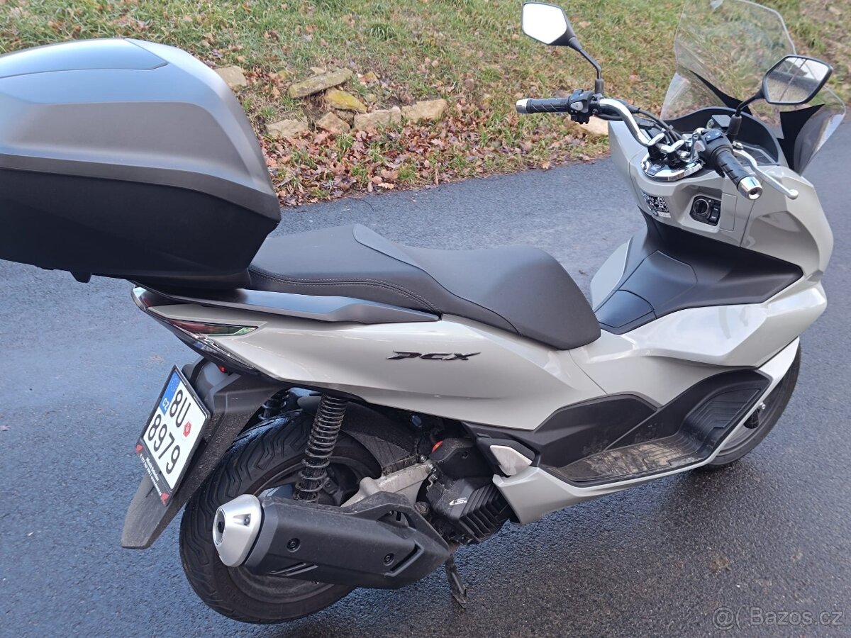 Skútr Honda PCX 125cm³ - 4