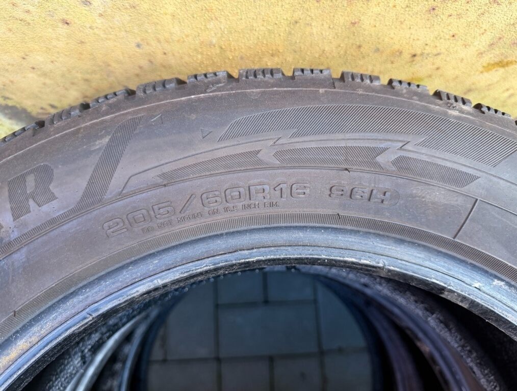 Zimní pneumatiky Goodyear 205/60/16 - 4