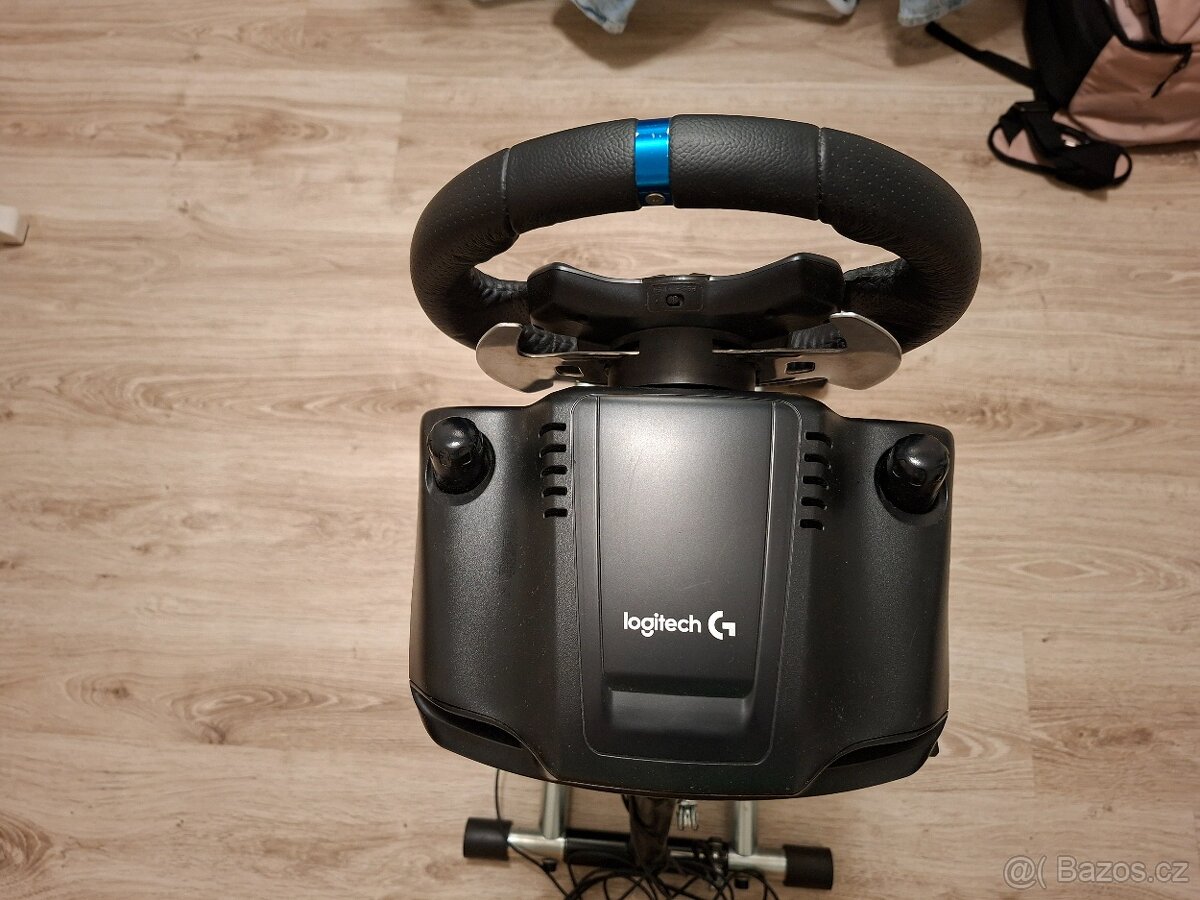 Volant s pedály na PS - 4